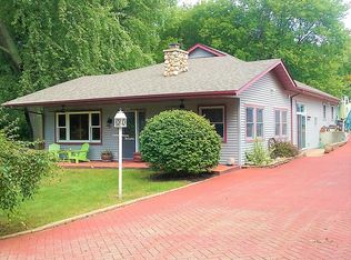 N1752 Hillside Rd, Lake Geneva, WI 53147