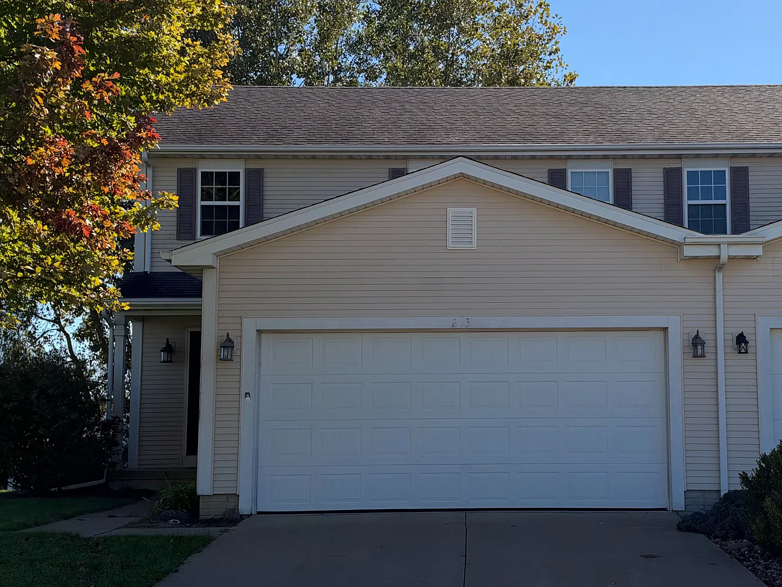 213 Misty Ln — Photo 1