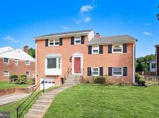 9824 Belhaven Rd, Bethesda, MD 20817