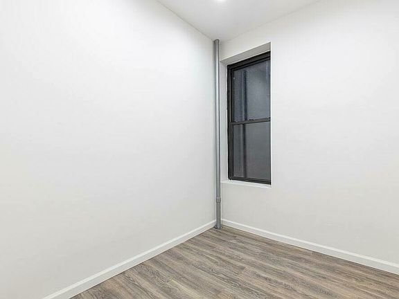 4th image of 172 Thompson St APT 3R