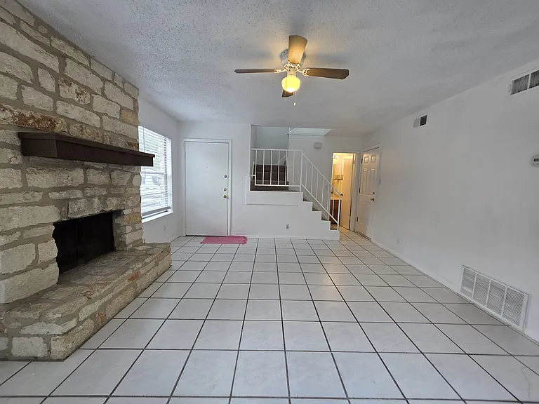 8818 Clearbrook Trl #A — Photo 8