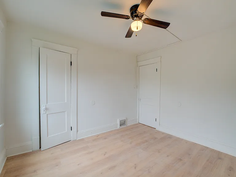 3241 E 116th St #1 — Photo 23