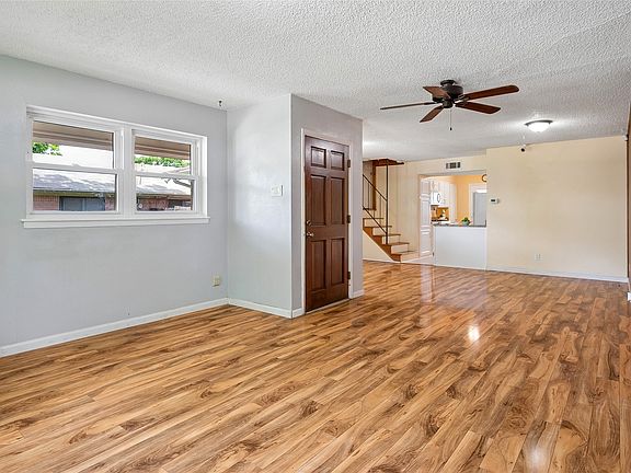 4th image of 506 Worcester Way