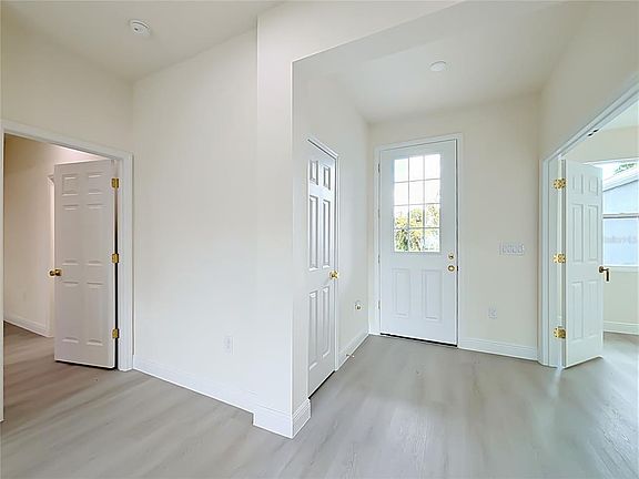 5th image of 324 CONDOR AVENUE