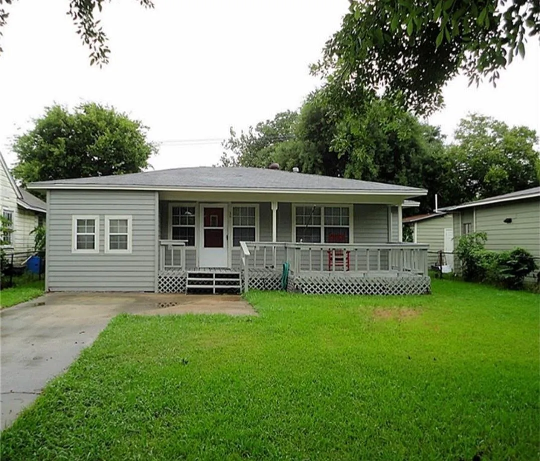 4 bed, 2.0 bath, 1500 sqft, $1,750 — Photo 1