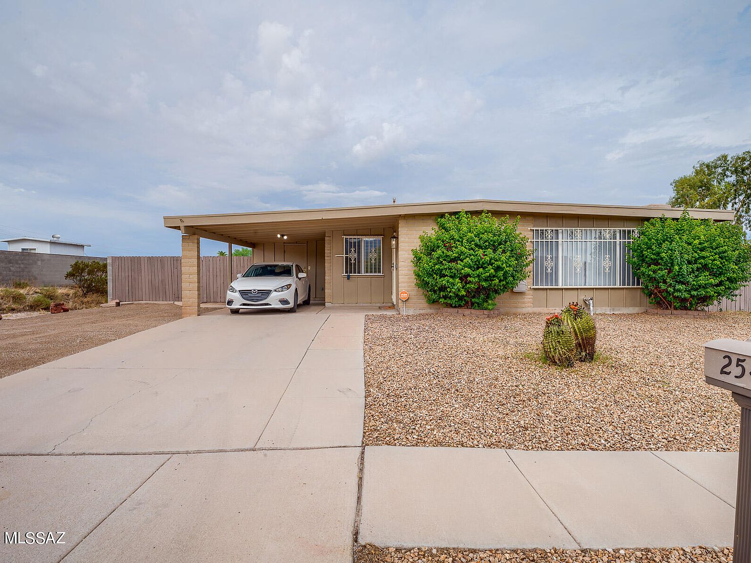 2542 S Bonanza Ave, Tucson, AZ 85748 Zillow