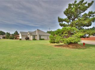 10113 Donna Ct, Oklahoma City, OK 73162