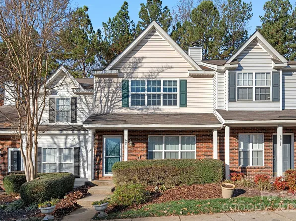 6073 Cougar Ln, Charlotte, NC 28269