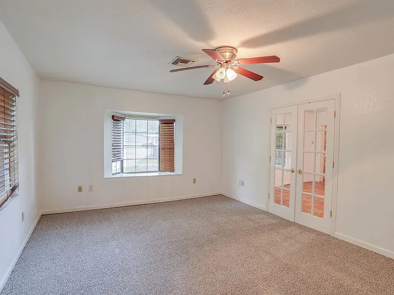 2960 Leslie Dr — Photo 17