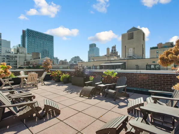 310 East 70th Street image 10 of 11