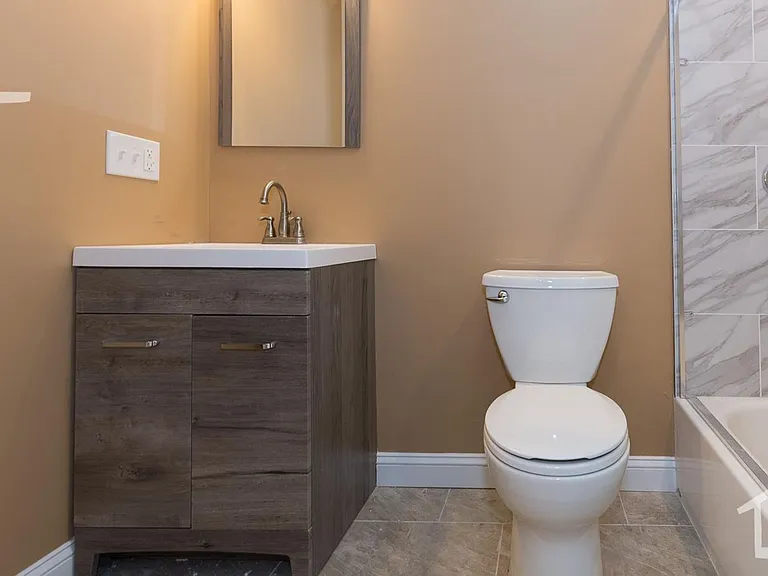 33 Linden St #1 — Photo 11