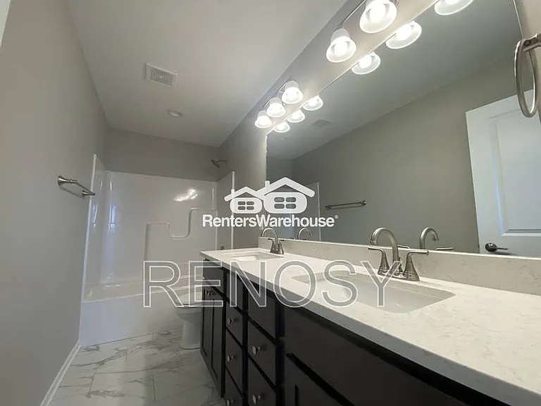 7000 Lake Ridge Ave #13 — Photo 7