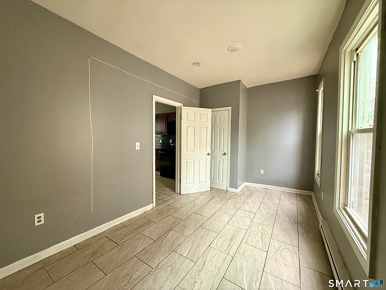 72 Burton St — Photo 12