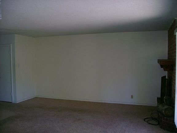3rd image of 7303 Whispering Creek Cir #B