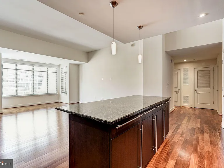 2425 L St NW #736 — Photo 7
