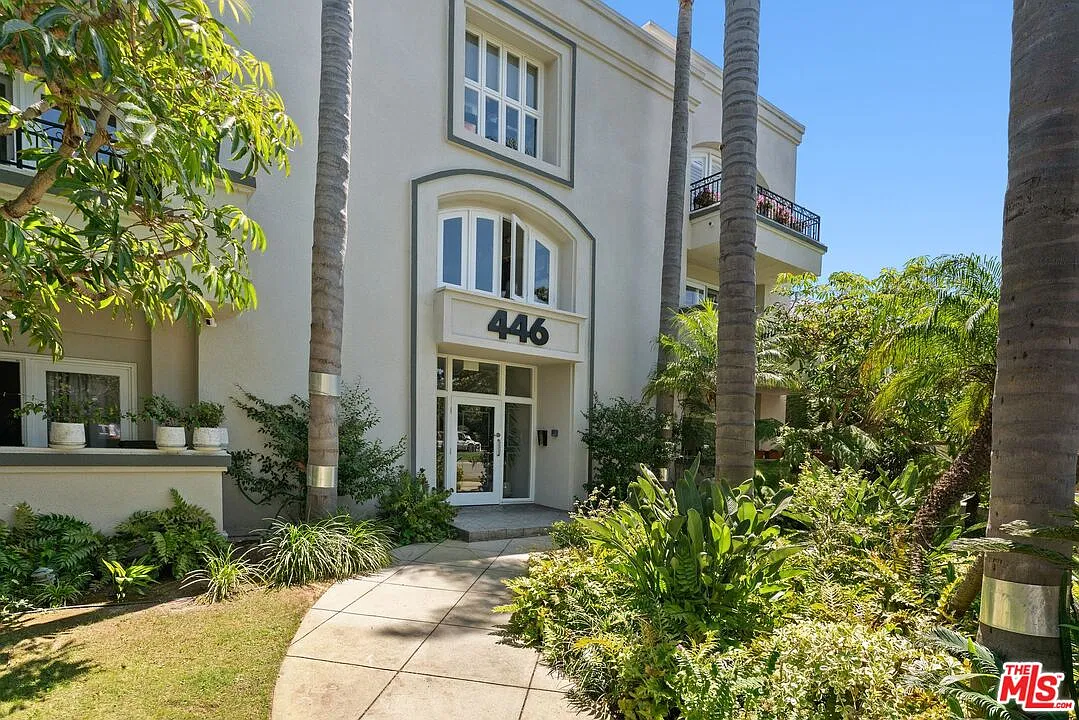 2 bed, 2.0 bath, 1159 sqft, $4,995 — Photo 3