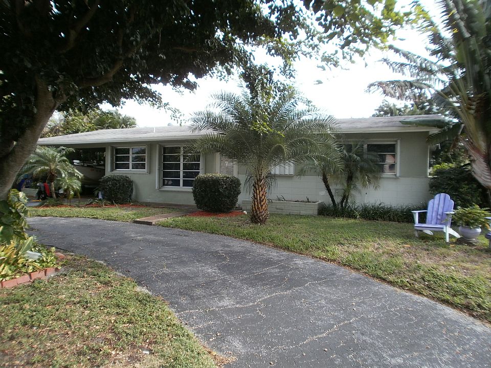 1st image of 1416 SE 1st Way