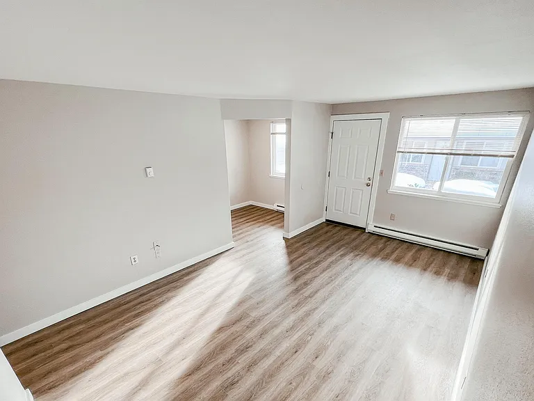 Highland Apartments - 12233-3 — Photo 3