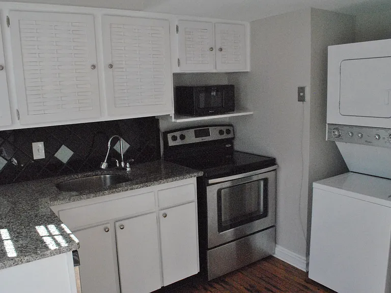 1038 Nichols Dr — Photo 12