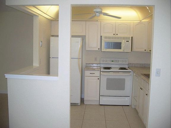 3rd image of 727 Flanders Dr #P