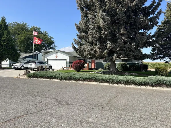 113 Harrison St, Grandview, WA 98930