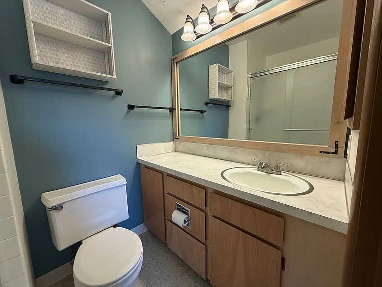 11820 SW Belmont Ter — Photo 21