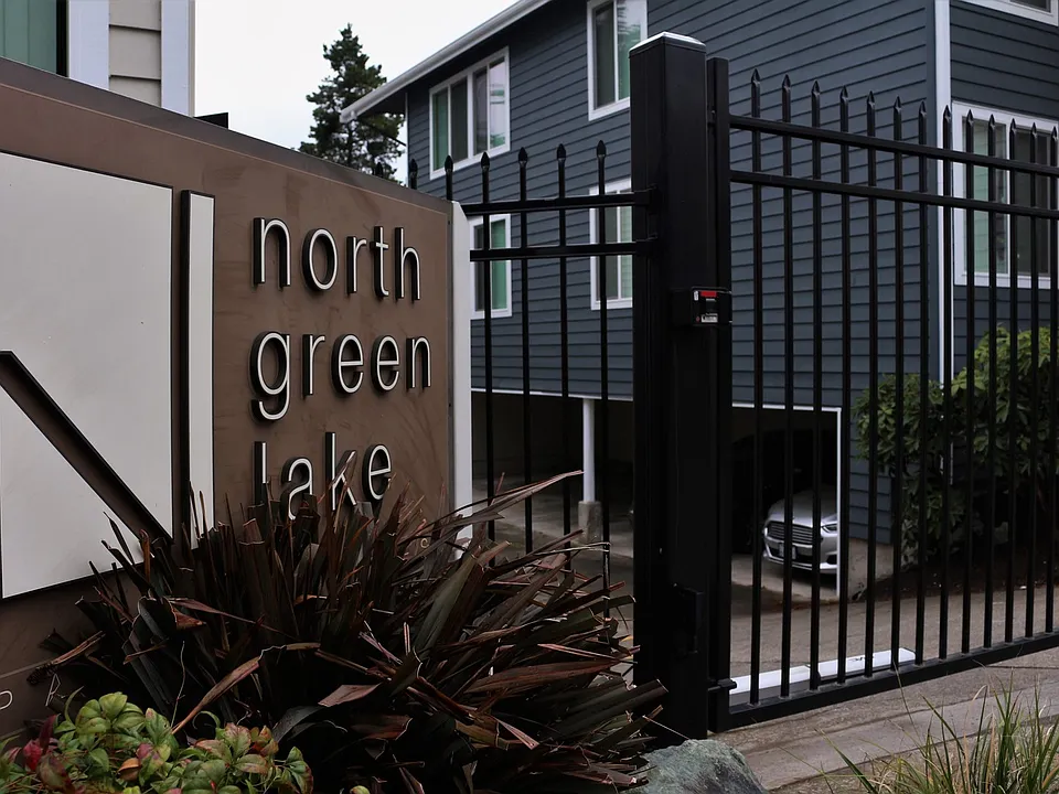 North Green Lake Apartments