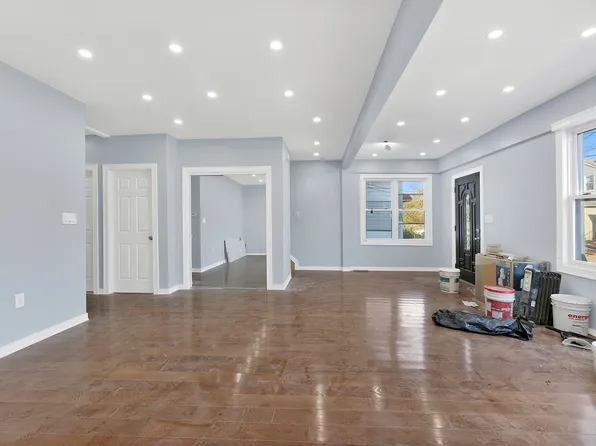 14-29 Pearl Street image 4 of 13