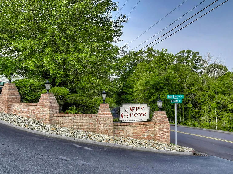 3711 Apple Grove Cir — Photo 28