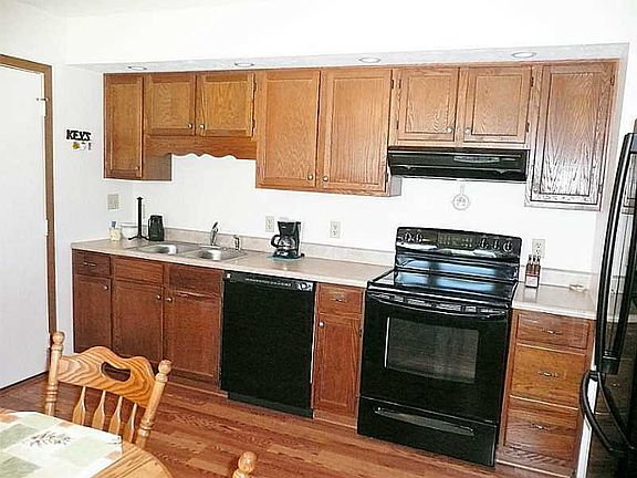 2nd image of 335 Westview Dr