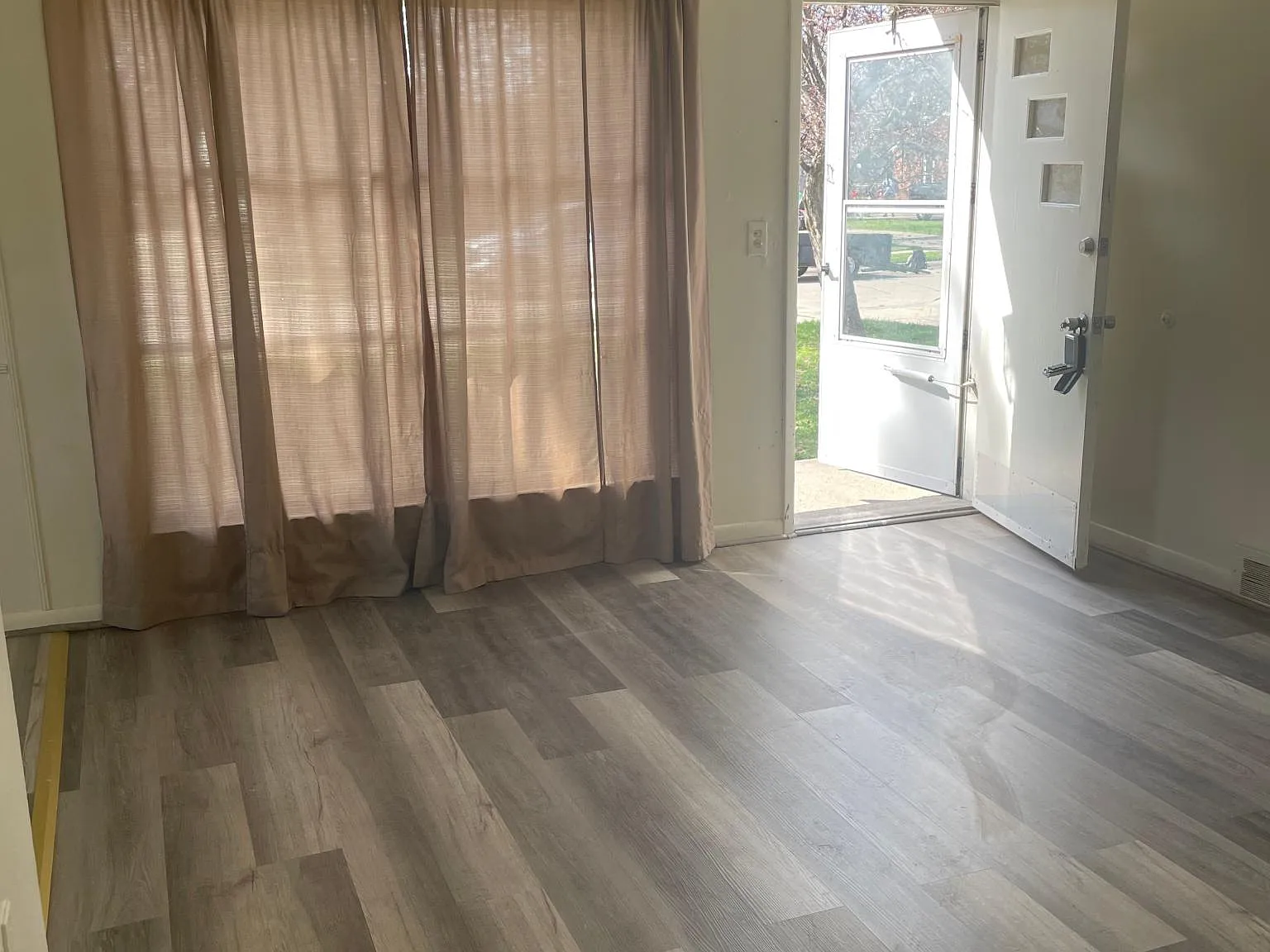 2 bed, 700 sqft, $1,350 — Photo 4