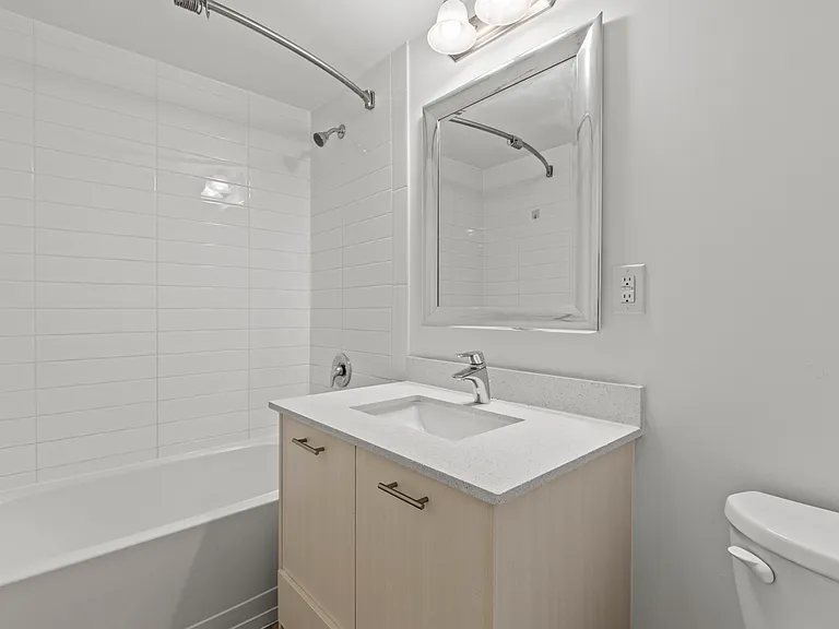 220 Cannon St E — Photo 53