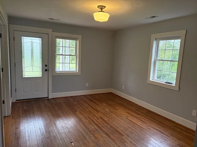 5049 Fairview Ln — Photo 5