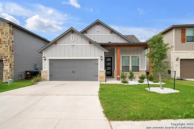 3 bed, 2.0 bath, 1821 sqft, $1,950 — Photo 2