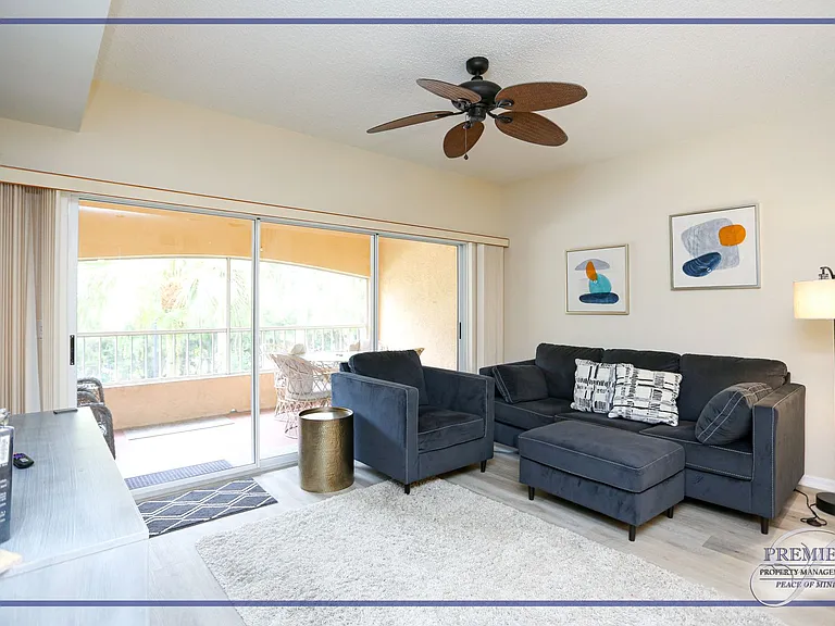 1044 Woodshire Ln #B203 — Photo 2