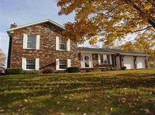 115 Dearborn Dr, New Cumberland, WV 26047