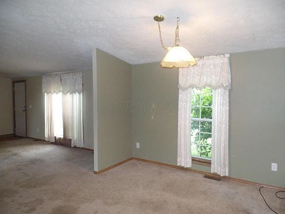 3rd image of 70 Hiawatha Trl