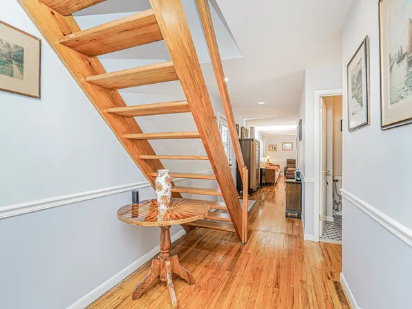 20 Signal Hill Road image 29 of 44