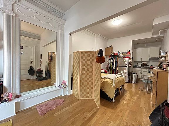 3rd image of 867 Park Pl APT 2A