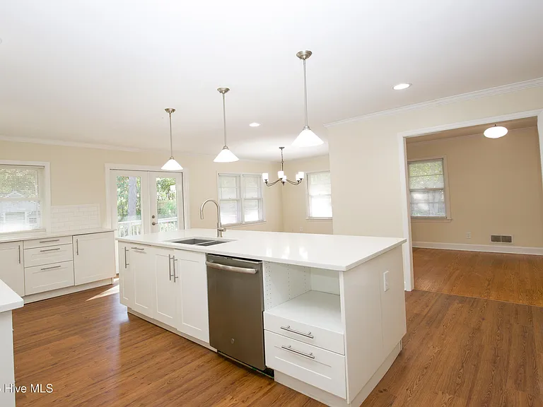 345 E New Hampshire Ave — Photo 24