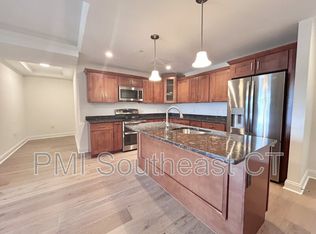 461 Bank St Unit 806, New London, CT 06320