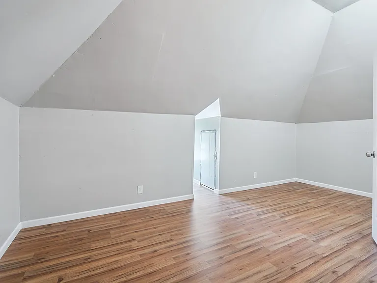 516 W Martin St — Photo 12