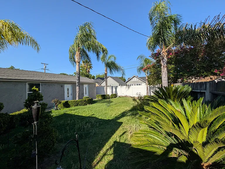 1330 N Arthur Ave — Photo 24