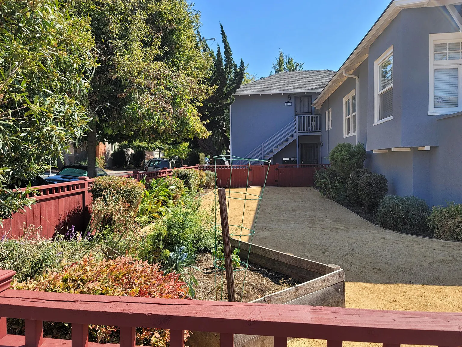 3 bed, 1200 sqft, $4,950 — Photo 2