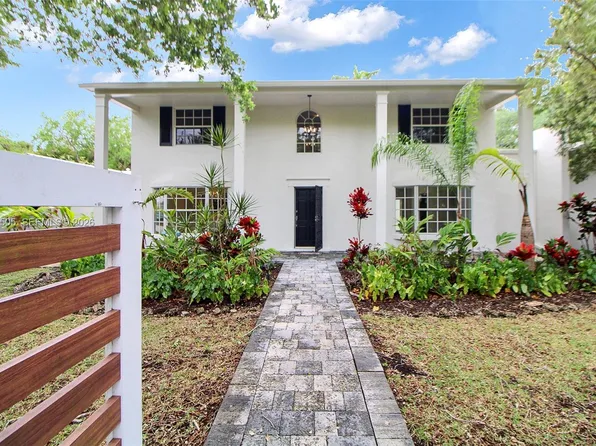 6900 SW 104th St, Pinecrest, FL 33156