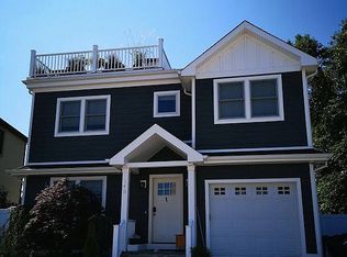 140 Bayside Dr, Point Lookout, NY 11569