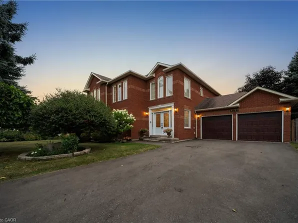 3723 Trelawny Cir, Mississauga, ON L5N 5J7