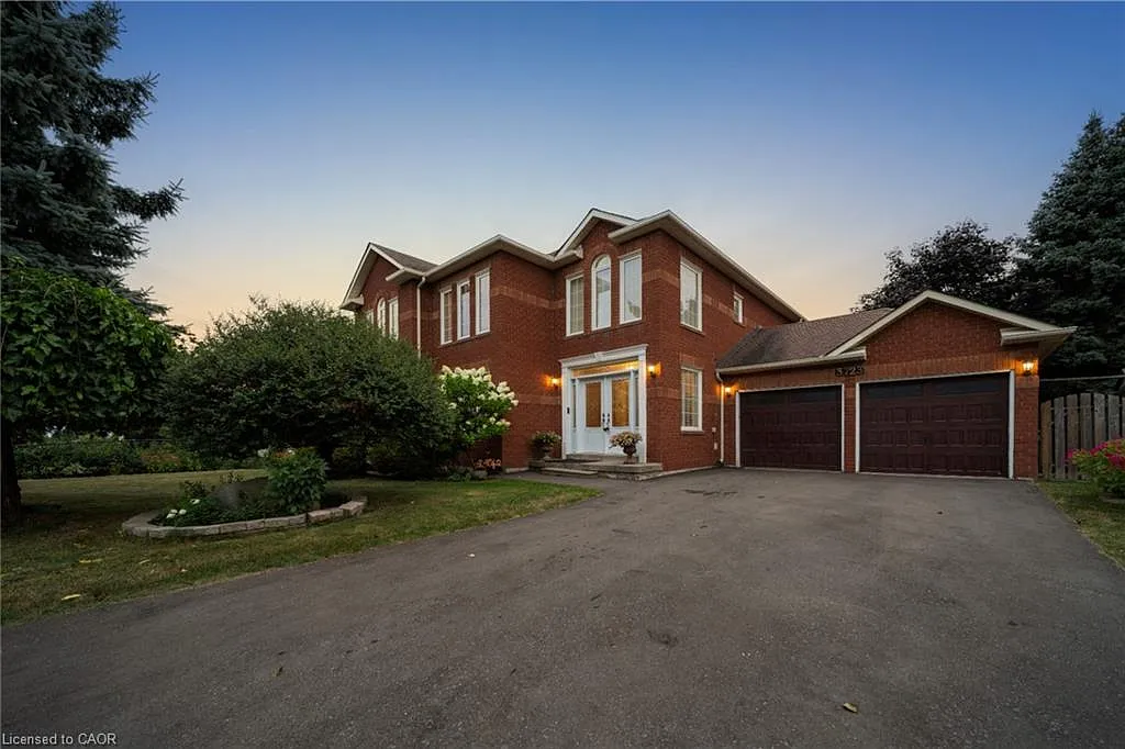 3723 Trelawny Cir photo 1