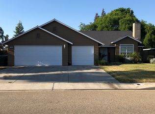 378 W Huntsman Ave, Reedley, CA 93654