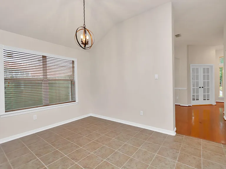 16510 Bluff Springs Dr — Photo 13
